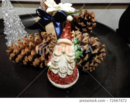 Santa Claus	 72667872