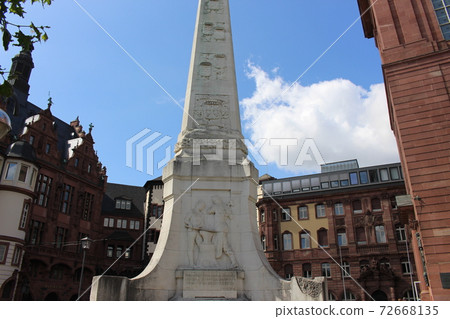 Frankfurt city area [Germany] 72668135