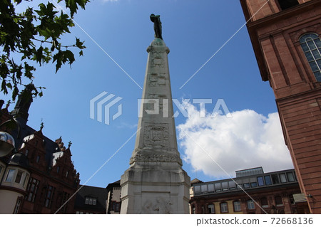 Frankfurt city area [Germany] 72668136