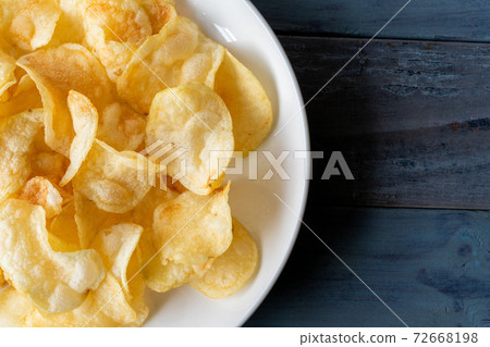 potato chips potato chips 72668198