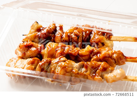 Yakitori in a takeaway container. Yakitori in a takeaway container. 72668511