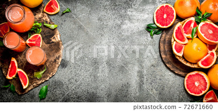 Freshly squeezed grapefruit juice. Freshly squeezed grapefruit juice. 72671660