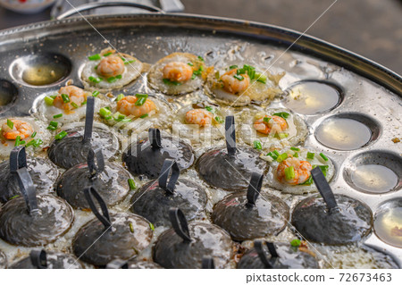 Vietnamese cuisine, Banh Khot- sizzled tiny shrimp pancake 72673463