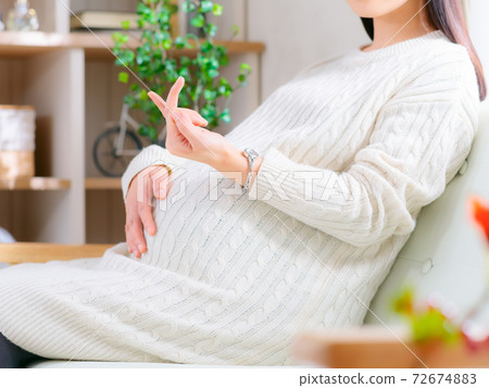 Pregnant woman's expected date, premature birth, late birth, fetal movement count 4: 3 Pregnant woman's expected date, premature birth, late birth, fetal movement count 4: 3 72674883
