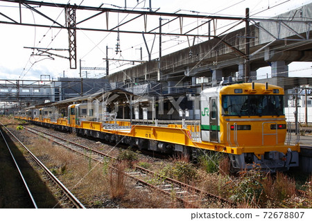 宇都宮線試車的E195系列汽車（標準尺寸的鐵路運輸車輛） 72678807