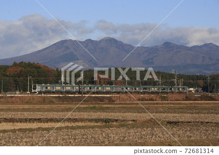 Nasu Mountain Range and Utsunomiya Line 205 Series (Utsunomiya⇔Kuroiso) Nasu Mountain Range and Utsunomiya Line 205 Series (Utsunomiya⇔Kuroiso) 72681314