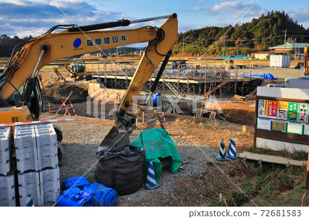 施工現場道路維修橋樑施工 施工現場道路維修橋樑施工 72681583