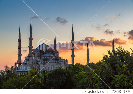 Blue mosque (Sultan Ahmet) in Istanbul 72681979