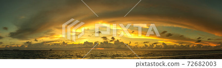 Sunset panorama at Maldives 72682003