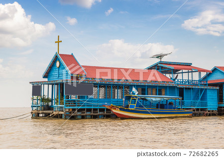 Floating village in Cambodia Floating village in Cambodia 72682265