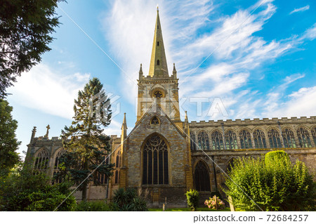 Holy Trinity Church in Stratford upon Avon 72684257