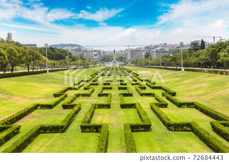 Eduardo VII park in Lisbon 72684443