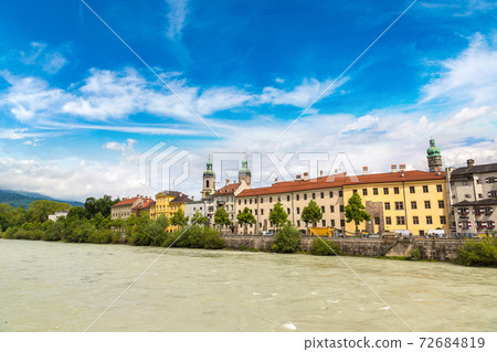 Building facade in Innsbruck 72684819