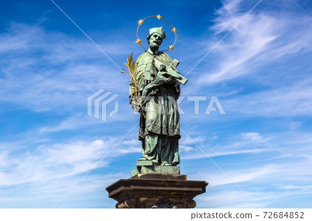 Charles Bridge in Prague 72684852