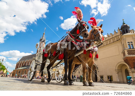 Horse carriages in Krakow 72684860