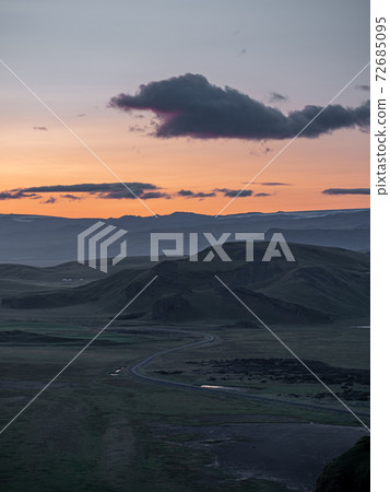 Amazing evening view from the Dyrholaey peninsula, Atlantic ocean. 72685095