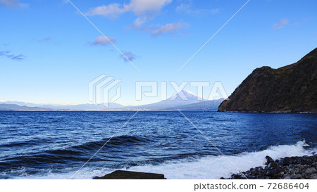 Winter in Suruga Bay involving the Izu Peninsula, Shizuoka Prefecture Winter in Suruga Bay involving the Izu Peninsula, Shizuoka Prefecture 72686404