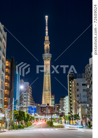 東京晴空塔照亮了“櫻花金”,靈感來自2020年東京奧運聖火接力火炬 東京晴空塔照亮了“櫻花金”,靈感來自2020年東京奧運聖火接力火炬 72689024