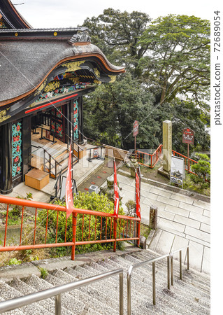 Chikubu Island Hogonji Temple National Treasure "Karamon" 72689054