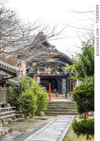 Chikubu Island Hogonji Temple National Treasure "Karamon" 72689094
