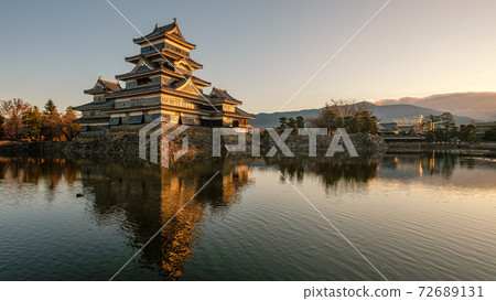 Matsumoto Castle (dawn) Matsumoto Castle (dawn) 72689131
