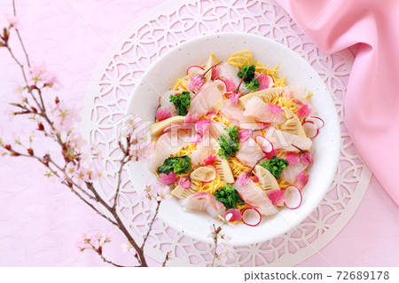 Sea bream chirashizushi Sea bream chirashizushi 72689178