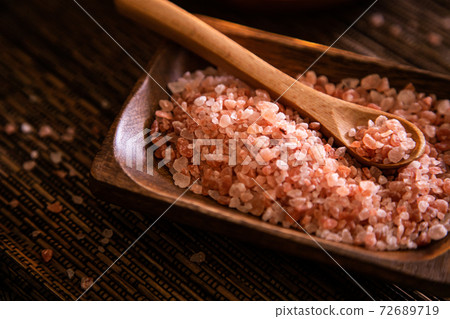 沐浴鹽美女形像素材 沐浴鹽美女形像素材 72689719