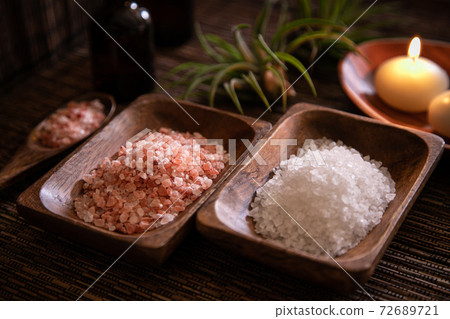 沐浴鹽美女形像素材 72689721