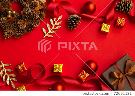 Red Christmas decoration 72691121