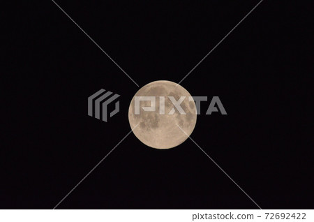 Full moon (Tokyo, Tachikawa City / June 10, 2017 0:29) Full moon (Tokyo, Tachikawa City / June 10, 2017 0:29) 72692422
