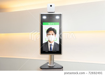 Thermal camera temperature detection camera image 72692491