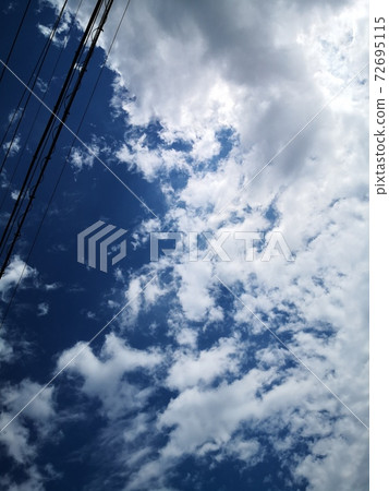 似乎被吞下的藍天 似乎被吞下的藍天 72695115