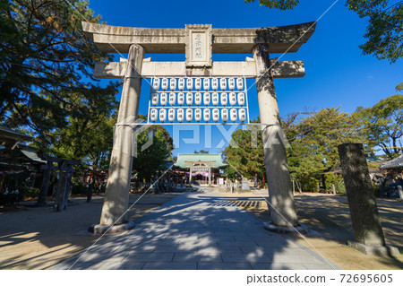 Karatsu Shrine in fine weather (in Nanjo, Karatsu City, Saga Prefecture) 72695605