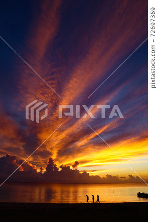 Magic Hour in Iriomote Island, Okinawa 72697369