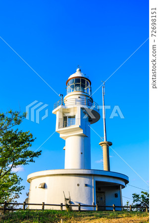 Tsutsusaki Lighthouse at dusk [Tsushima City, Nagasaki Prefecture] 72698151