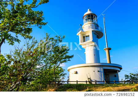 Tsutsusaki Lighthouse at dusk [Tsushima City, Nagasaki Prefecture] 72698152