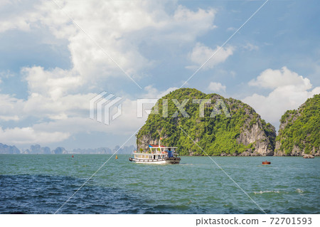 Cruise ships and islands in Halong Bay, Vietnam 72701593