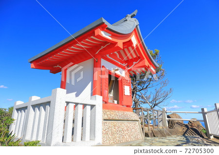 [高知縣]龍宮（勝濱）在晴朗的天空下 72705300