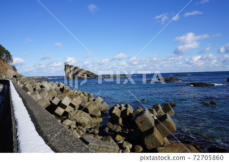 松島冬季的重石巖泉海岸 松島冬季的重石巖泉海岸 72705860