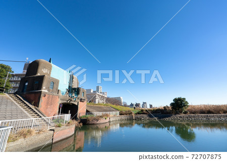 Japan, Minamirokugo, Ota-ku, Tokyo Rokugo Watergate Winter scenery Japan, Minamirokugo, Ota-ku, Tokyo Rokugo Watergate Winter scenery 72707875