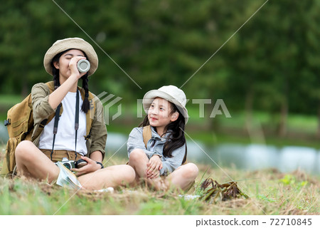Group student asian young women and girl traveler with backpack 72710845