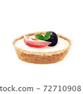 Cheese tart with strawberries 72710908