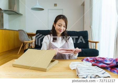 童裝網上銷售形象 72711217
