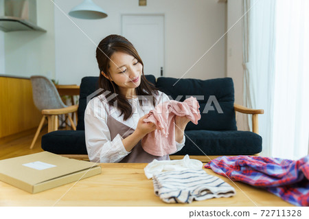 Online sales image of children's clothing 72711328