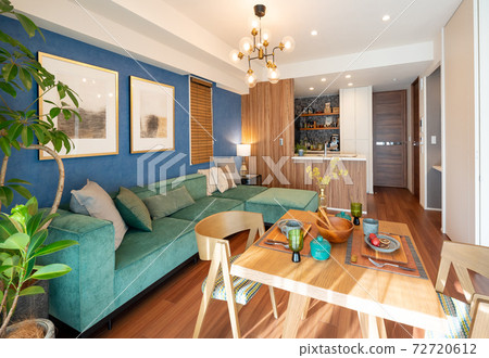 Living model room interior 72720612