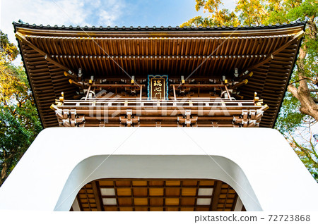 Enoshima, Fujisawa City, Kanagawa Prefecture Enoshima Shrine (Ruishinmon) 72723868