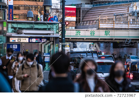 日本的東京城市景觀感染的傳播仍在繼續，但是...戴著口罩的人氾濫（在英國發生突變）=澀谷，12月21日 72723967
