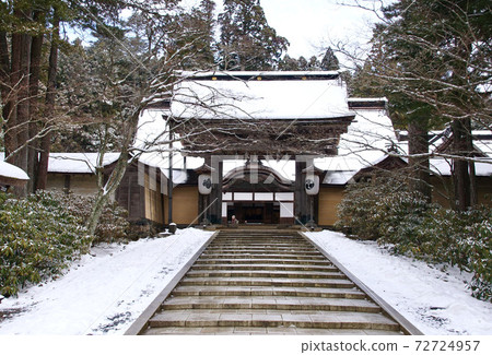 和歌山縣伊東郡高野町雪高野山金剛人寺 72724957