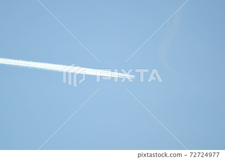 美麗的Hikoki雲（藍天背景）美麗的Hikoki雲（藍天背景） 72724977