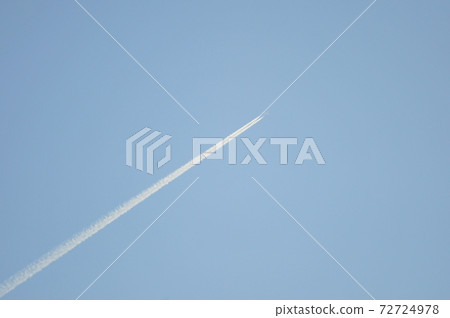 美麗的Hikoki雲（藍天背景）美麗的Hikoki雲（藍天背景） 72724978